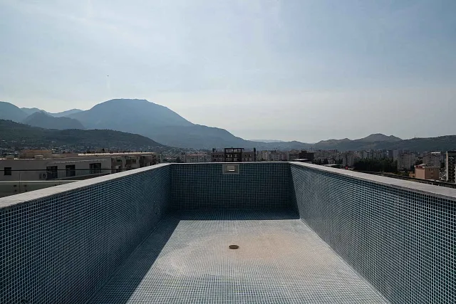A luxurious complex in the center of Bar with a panoramic view of the sea — photo 4